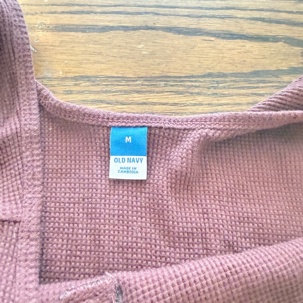 Old Navy Henley Cropped Tank - Picture 4 of 5